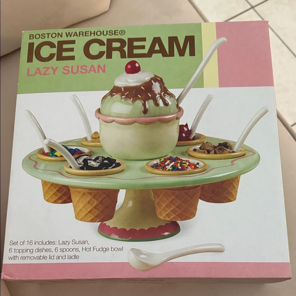 Boston Warehouse Ice Cream Lazy Susan Set - Green and White